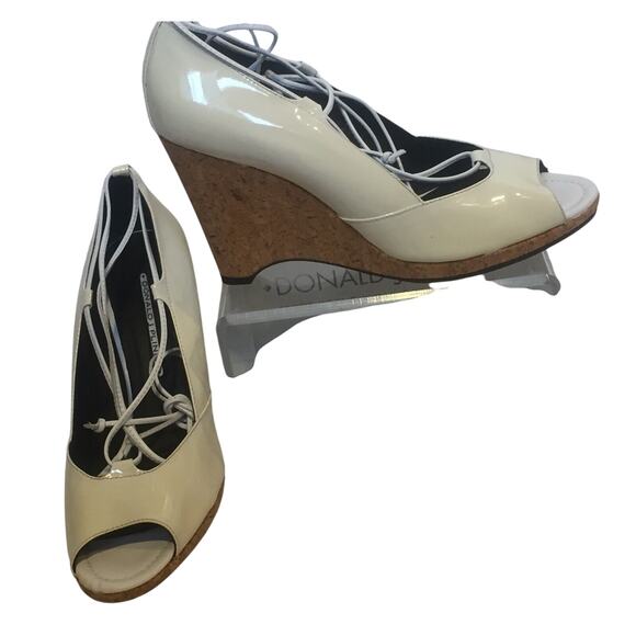 Donald Pliner White Patent Leather Wedge Shoe New Peep Toe Platform $235 NIB